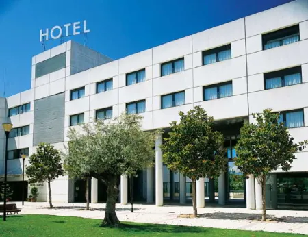 Exe Campus Отели рядом с достопримечательностью «Parc Dolores Ibárruri»