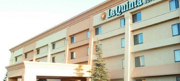 La Quinta Inn & Suites by Wyndham Chicago Gurnee Hotels in Lake County