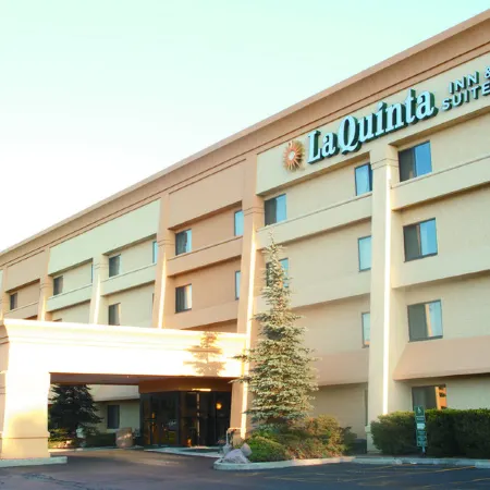 La Quinta Inn & Suites by Wyndham Chicago Gurnee
