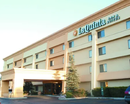 ลากินตา อินน์แอนด์สวีทส์ บายวินด์แฮม ชิคาโก เกอร์นี โรงแรมในGurnee