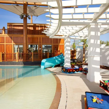 The St. Regis Abu Dhabi Отели рядом с достопримечательностью «Двор Bateen Dhow»