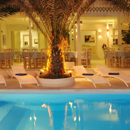 Alesahne Beach Hotel Отели рядом с достопримечательностью «Черный пляж»