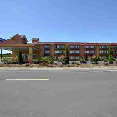 Capital Inn and Suites Hotel Exterior