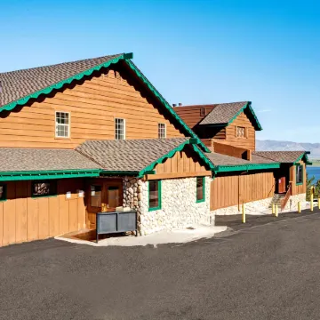 Topaz Lodge
