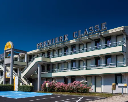 Hôtel Première Classe Clermont-Ferrand Nord Hôtels à : Clermont-Ferrand