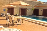 Hafersons Inn Hotel & Suites - Kolam Renang