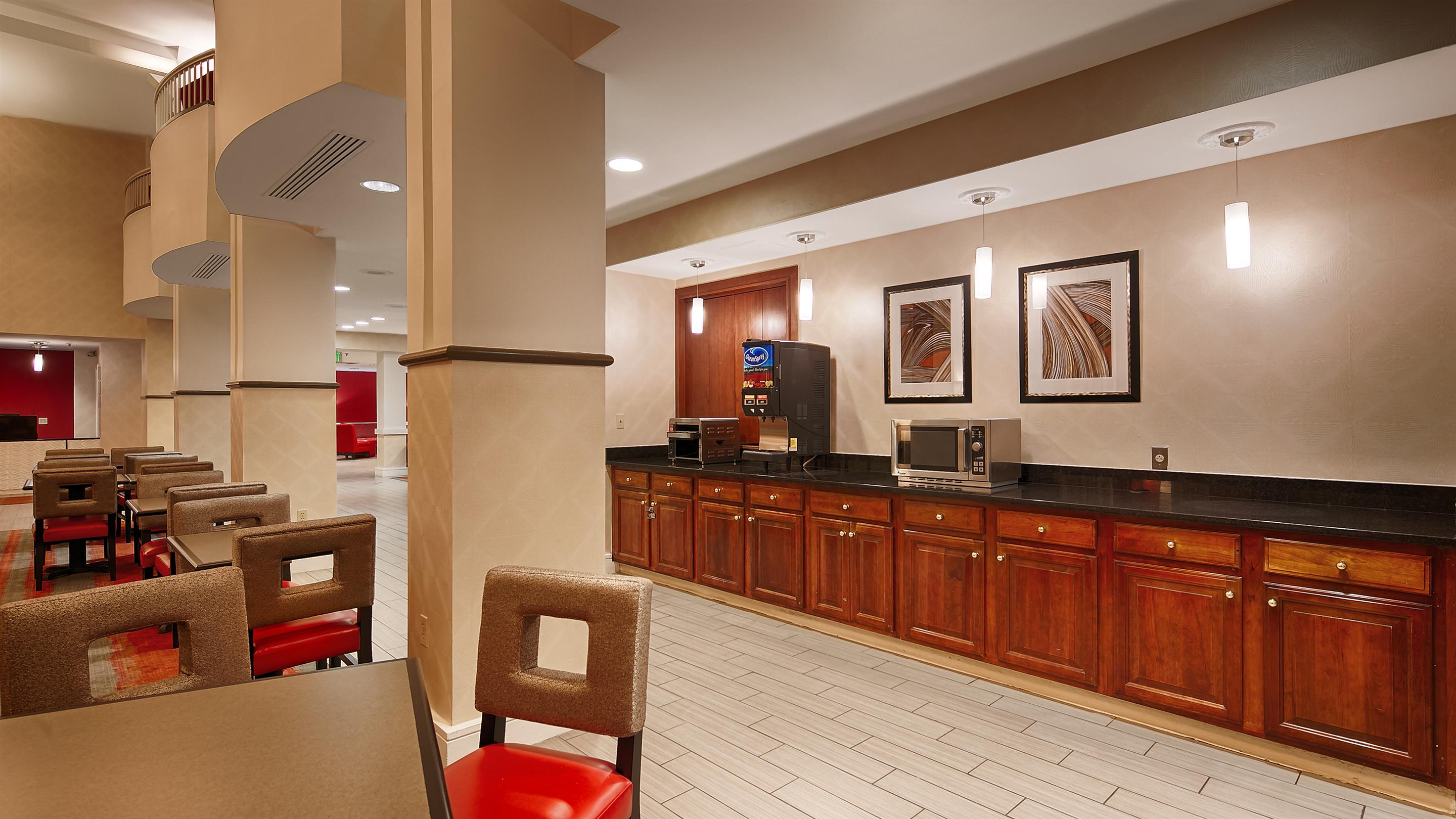 BWI Airport North Inn & Suites