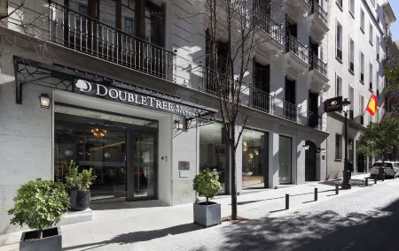 DoubleTree by Hilton Madrid-Prado Отели рядом с достопримечательностью «Faunia»