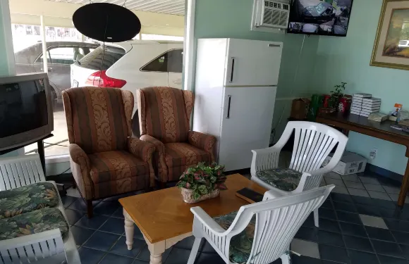 橡樹園汽車旅館