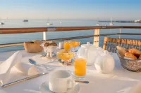 The Albatroz Hotel - breakfast