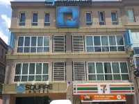 9 Square Hotel - Petaling Jaya Hotels near Strand Mall