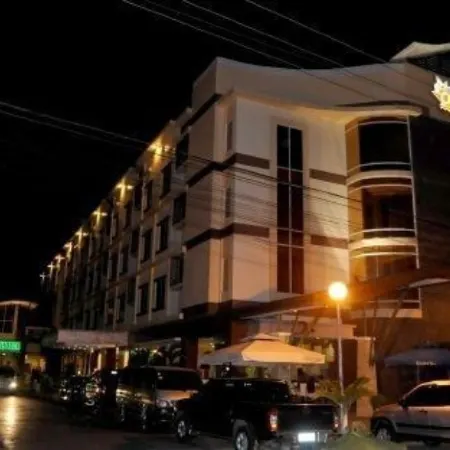 MO2 Westown Hotel Iloilo Отели рядом с достопримечательностью «Площадь Моло»