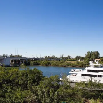 Wyndham Grand Jupiter at Harbourside Place