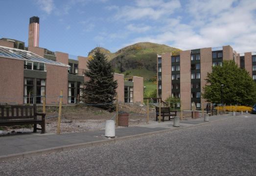 서머 스테이 앳 더 유니버시티 오브 에든버러