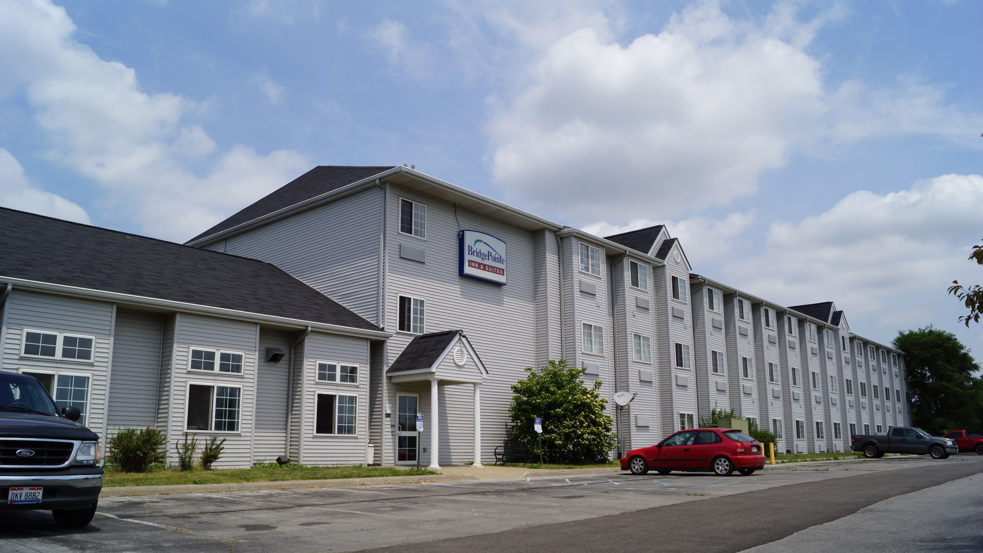 Toledo BridgePointe Inn & Suites by Hollywood Casino, Downtown, Owens College