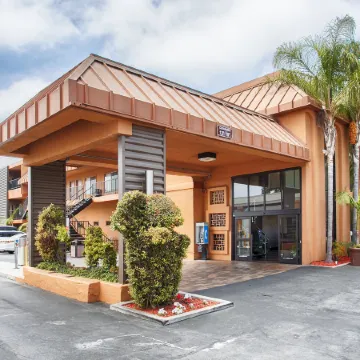 Best Western Plus Stovall's Inn