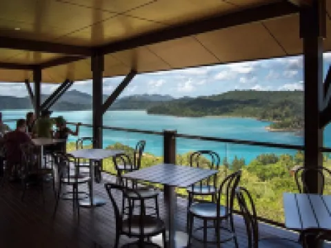 Palm Bungalows Hotels in Hamilton Island