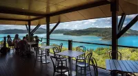 Palm Bungalows Hotels in Hamilton Island