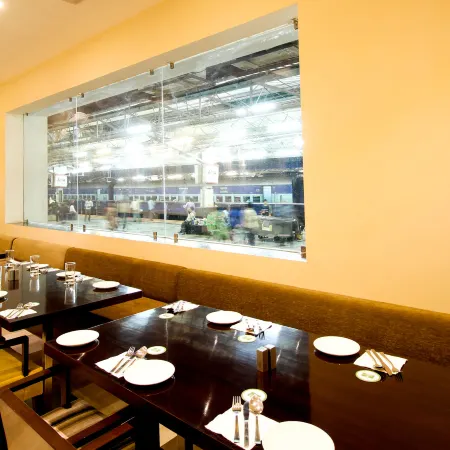 Hotel le Roi Raipur at Raipur Railway Station