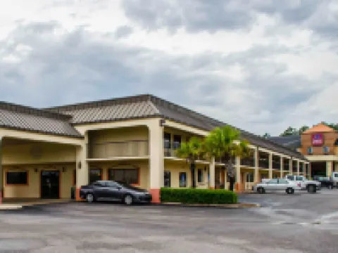 Quality Inn Mobile West Tillmans Corner モビールのホテル