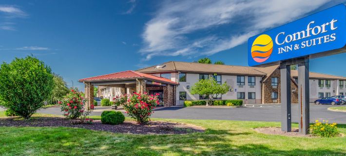 Comfort Inn & Suites Hotels in Hampden County