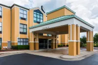 Quality Suites Maumelle - Little Rock NW Hotels near The Villa at River Pointe Drive