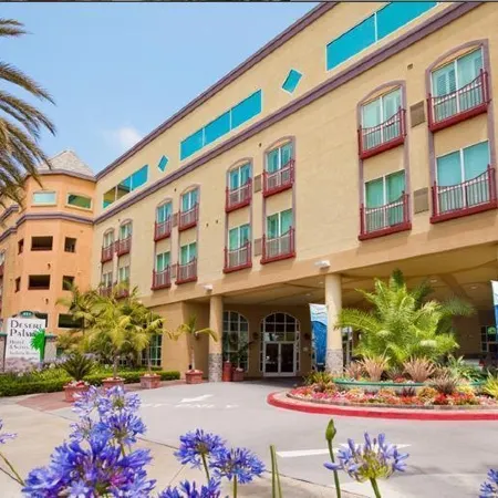 Desert Palms Hotel & Suites Anaheim Resort