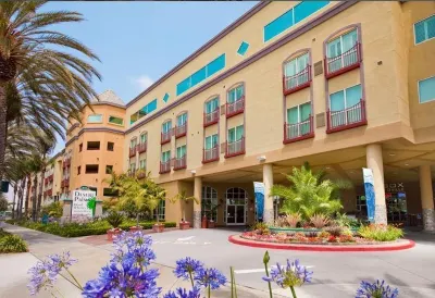 Desert Palms Hotel & Suites Anaheim Resort Hotels in Anaheim
