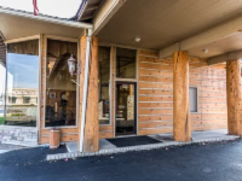 Econo Lodge Inn & Suites Kalispell - Glacier National Park Gateway Hotels in Kalispell