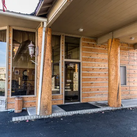 Econo Lodge Inn & Suites Kalispell - Glacier National Park Gateway