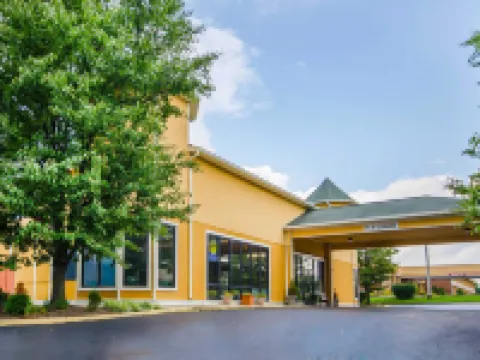 Baymont by Wyndham Winchester Hotels in Clark County