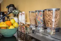 Quality Inn & Suites Airport - Bữa sáng