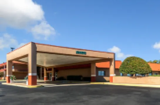 德州旅館&套房-登頓