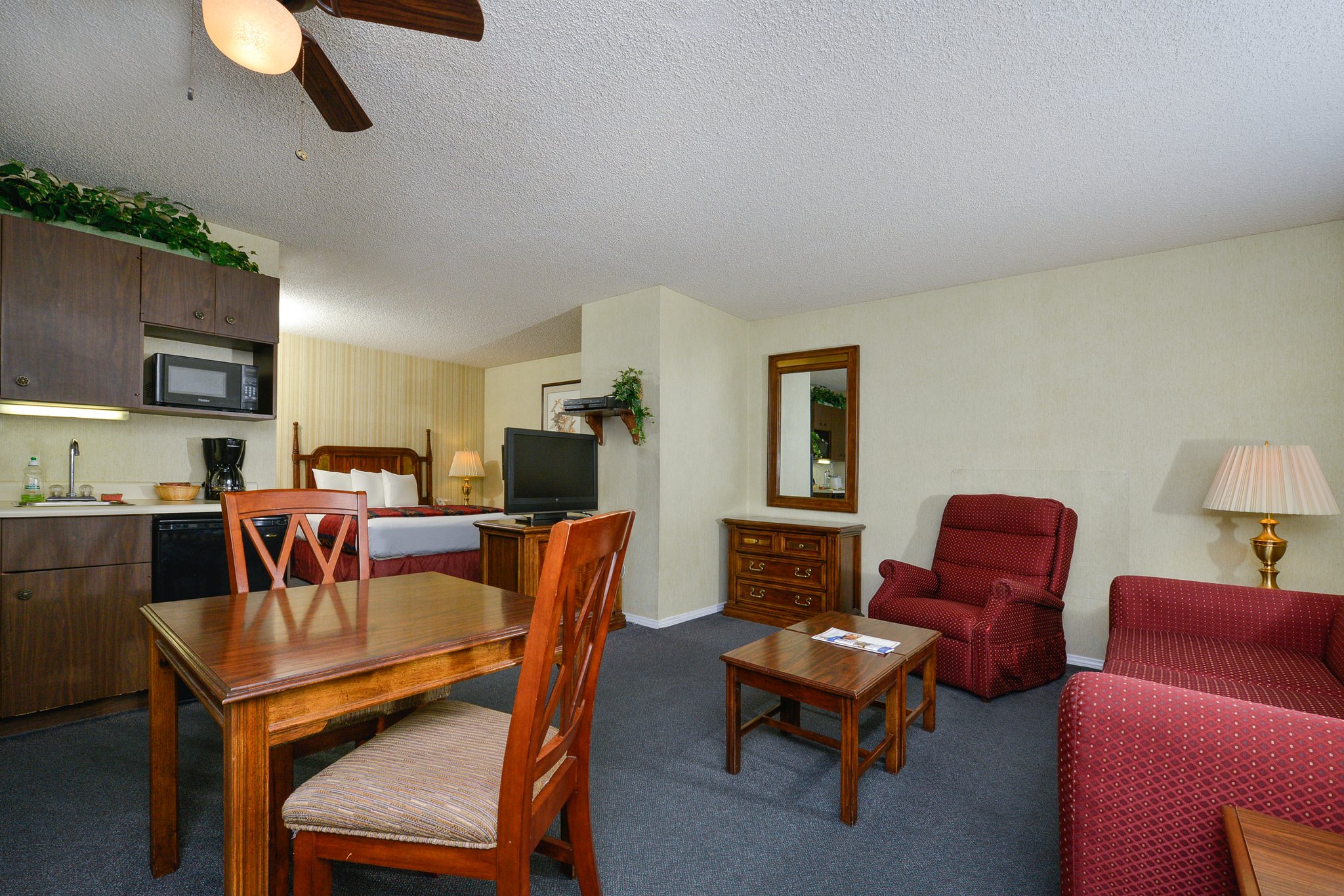 Americas Best Value Inn & Suites Lancaster