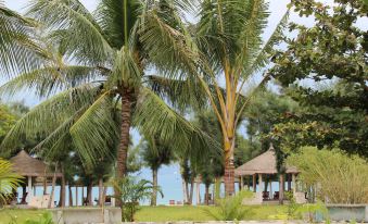 GM Doc Let Beach Resort & Spa