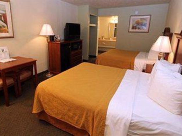 Quality Inn & Suites at Dollywood Lane