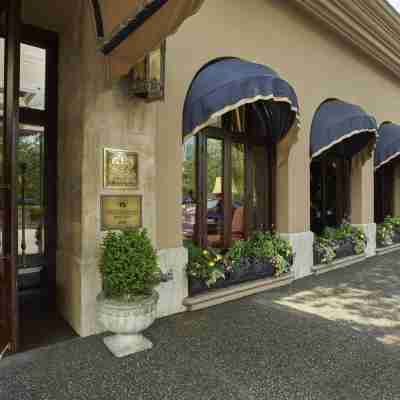 Wedgewood Hotel & Spa - Relais & Chateaux Hotel Exterior