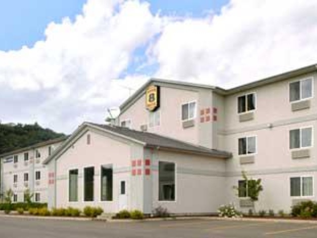 Super 8 by Wyndham Roseburg