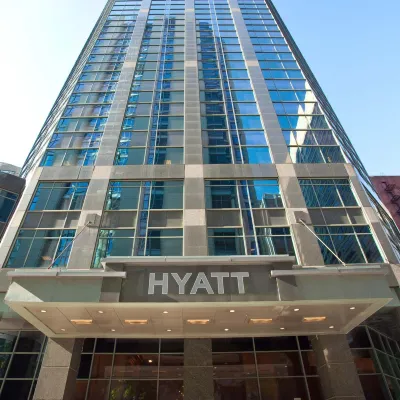 Hyatt Centric Chicago Magnificent Mile Отели рядом с достопримечательностью «Трибьюн-тауэр в Чикаго»