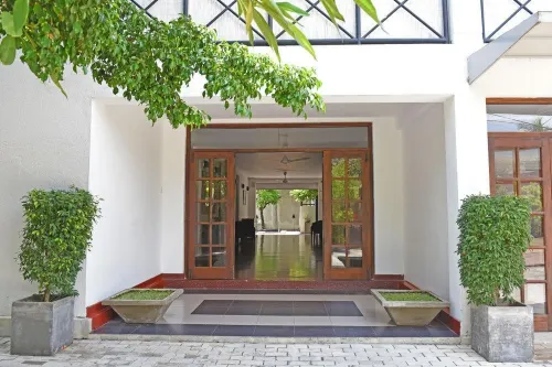 The Villa in Lavinia Hotels in Mount Lavinia