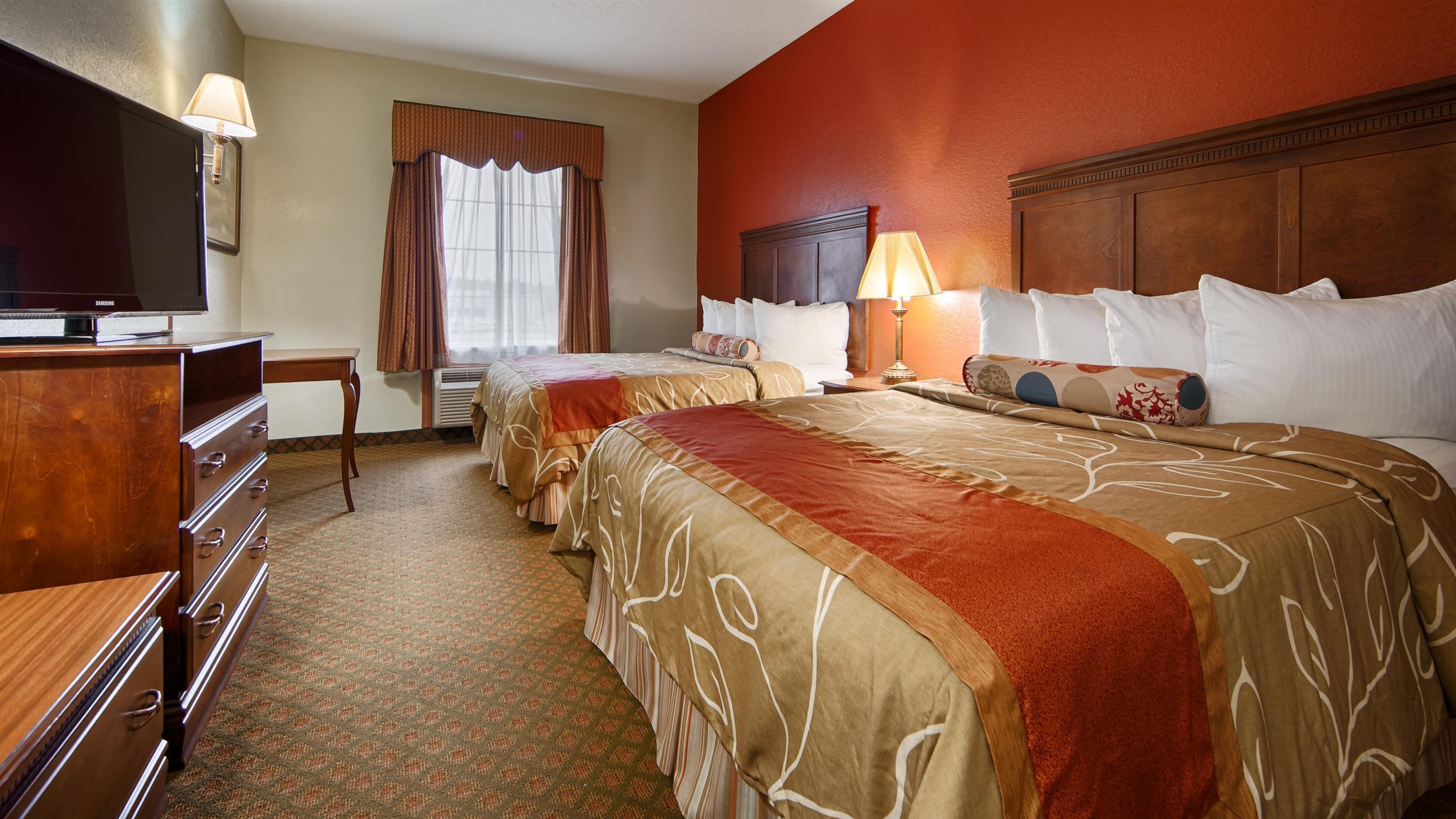 Best Western Plus Bradbury Inn and Suites