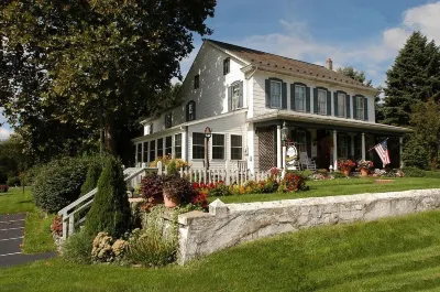 1825 Inn Bed and Breakfast Hôtels à : Palmyra