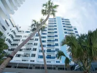 ANDAZ MIAMI BEACH, BY HYATT Hotels near Britto Central