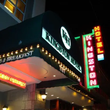 Kingston Hotel Hotels near Lions Gate Bridge
