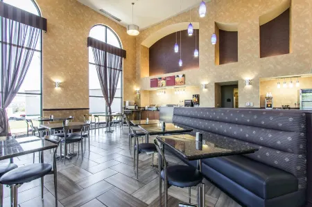 Comfort Suites Smyrna Отели в г. Смирна
