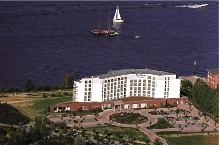 Elaya Hotel Hamburg Finkenwerder Ehemals the Rilano Hotel Hamburg Отели рядом с достопримечательностью «Polizeikommissariat 15 Davidwache»