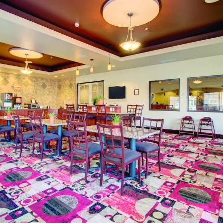 La Quinta Inn & Suites by Wyndham Denver Gateway Park