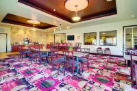 La Quinta Inn & Suites by Wyndham Denver Gateway Park