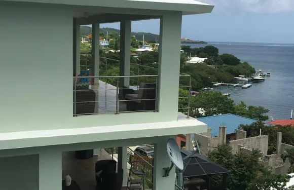 恩塞納達本田別墅