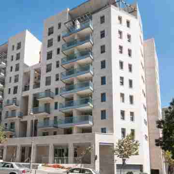 Full Option 7 People Hotel Exterior